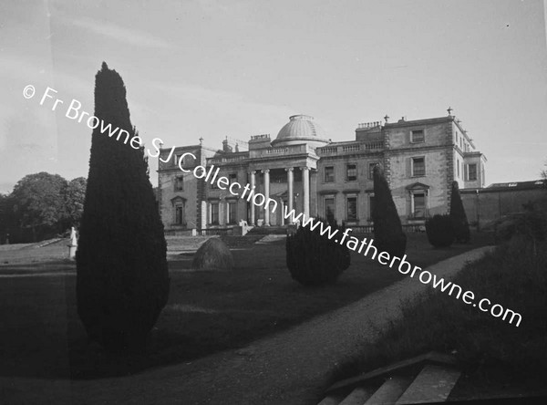 EMO COURT EXTERIOR GARDEN